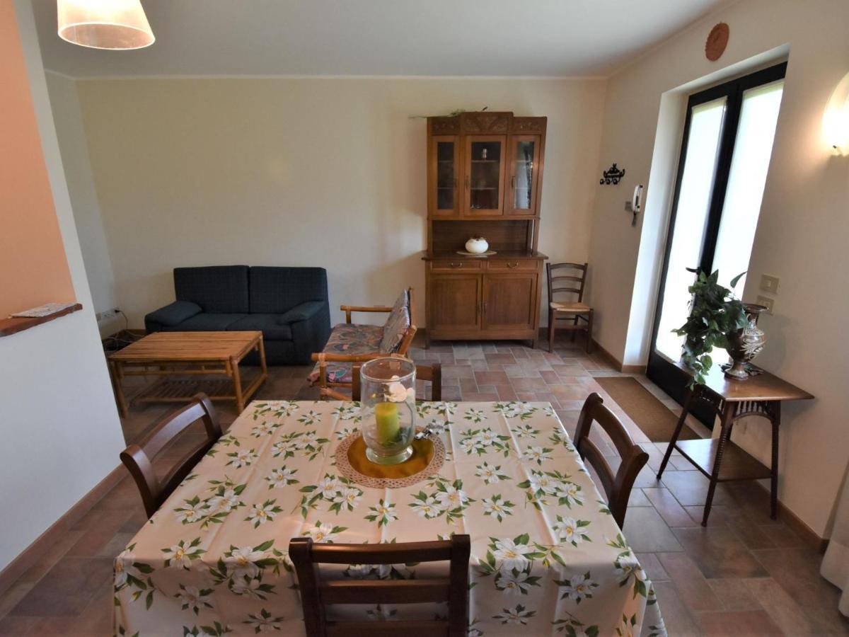 Apartment La Corte Bricca - Trilo B By Interhome Castana  Eksteriør billede