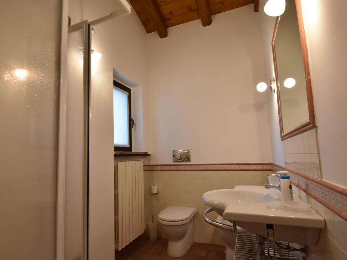 Apartment La Corte Bricca - Trilo B By Interhome Castana  Eksteriør billede